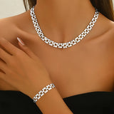 Women's Necklaces — SQUARE