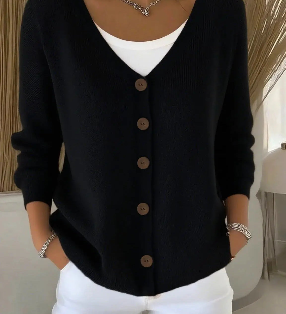 Lucy - V-Neck Cardigan