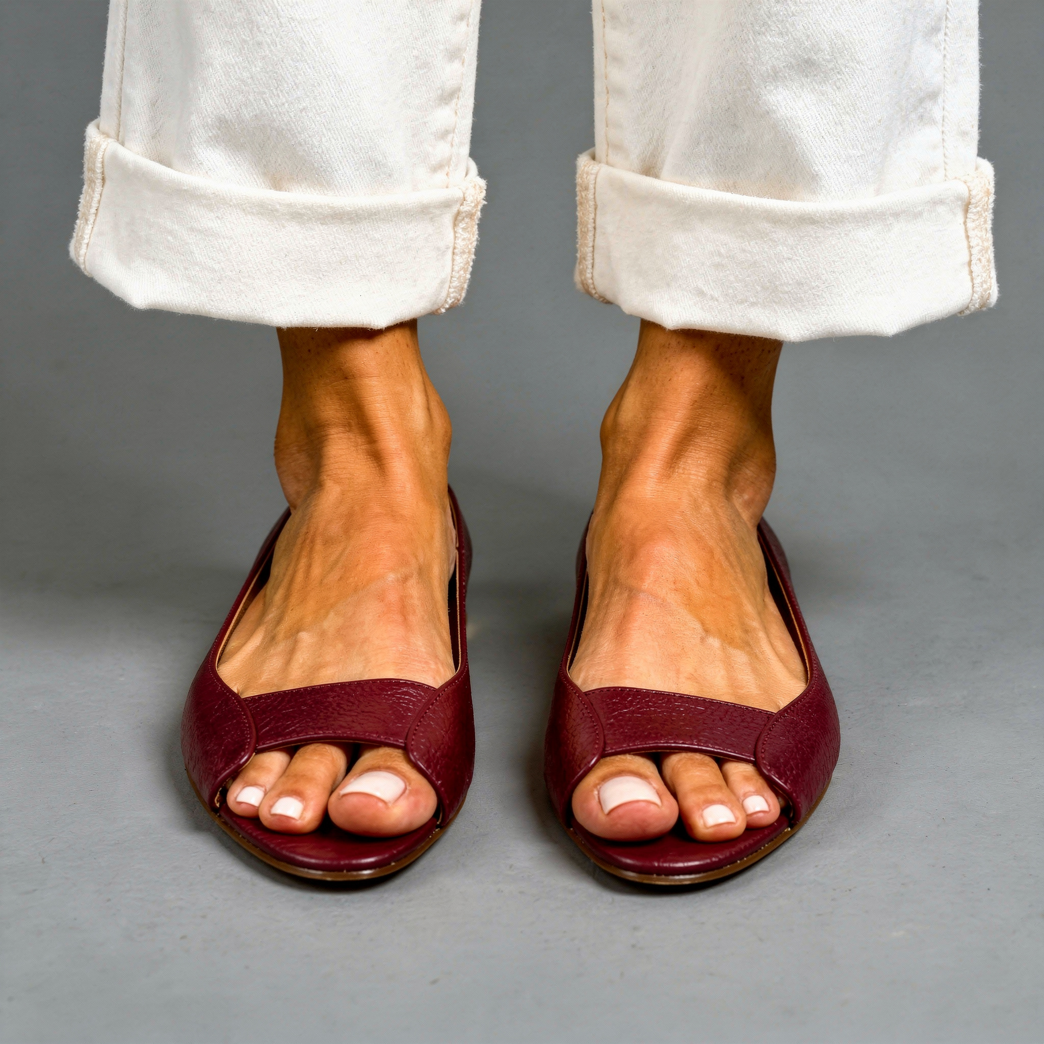 Victoria - Elegant Comfort Gold Sandals