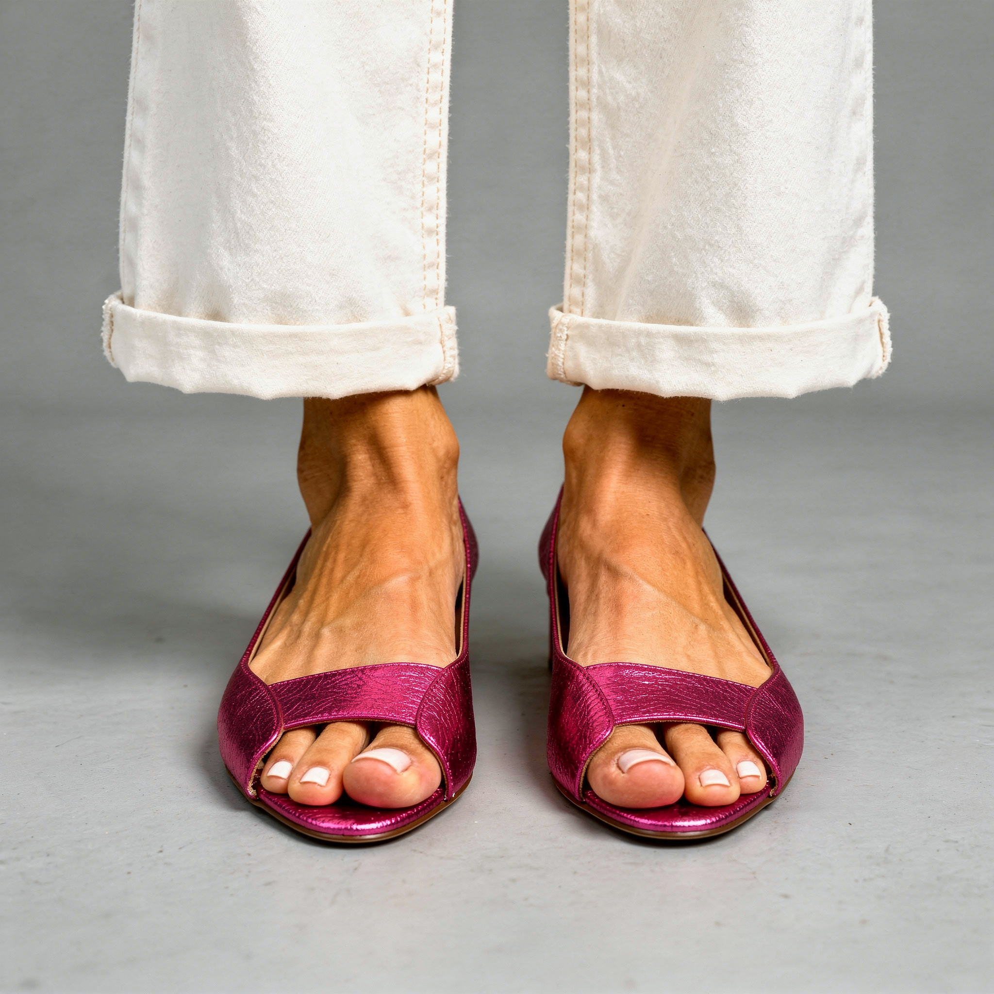 Victoria - Elegant Comfort Gold Sandals